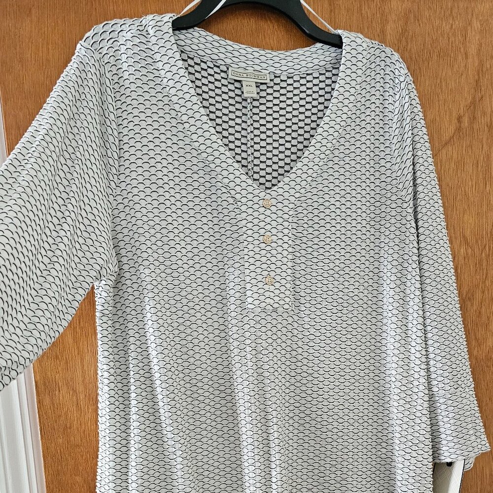 Dana Buchman White with Black Dressy Top